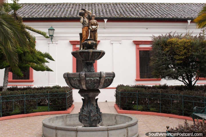 Lugar bonito de olhar em torno em Pujili, jardins do governo. (720x480px). Equador, Amrica do Sul.