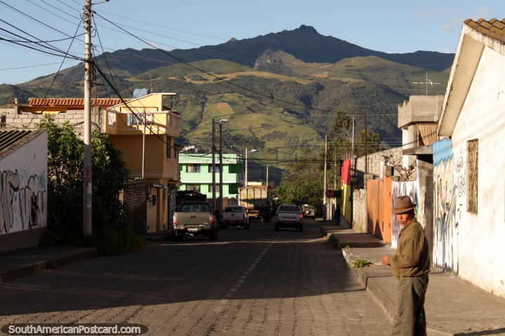 Tem belas montanhas todos em volta de Machachi, ao sul de Quito. (720x480px). Equador, Amrica do Sul.