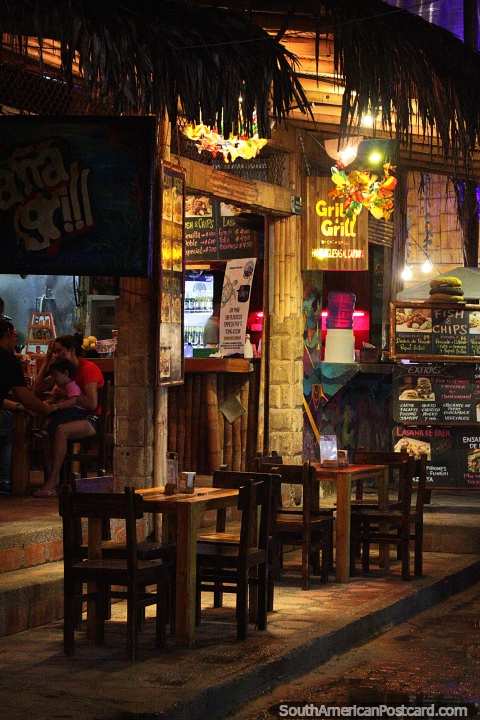 Grill y Grill, restaurante con pescado y papas fritas, lasaa, hamburguesas y ms en Montaita. (480x720px). Ecuador, Sudamerica.