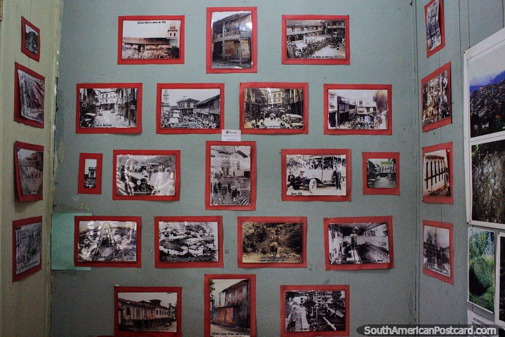 Fotografias pretas e brancas mostrando a história de Zaruma no museu. (720x480px). Equador, América do Sul.