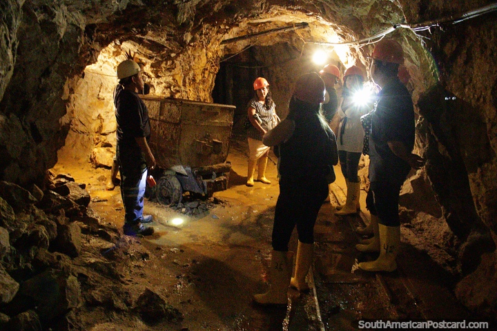 Mina de ouro de El Sexmo em Zaruma, uma viagem de 30 minutos nos túneis. (720x480px). Equador, América do Sul.