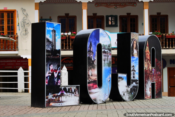 Vistas significativas representadas en el enorme letrero de Loja en la Plaza de la Independencia. (720x480px). Ecuador, Sudamerica.