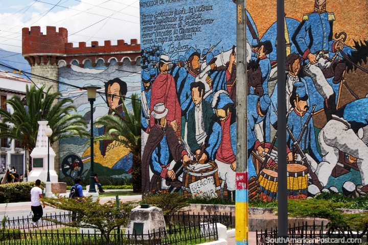 El mural ms grande que puedas imaginar alrededor de las puertas de la ciudad en Loja, la gran escena de batalla por la independencia. (720x480px). Ecuador, Sudamerica.