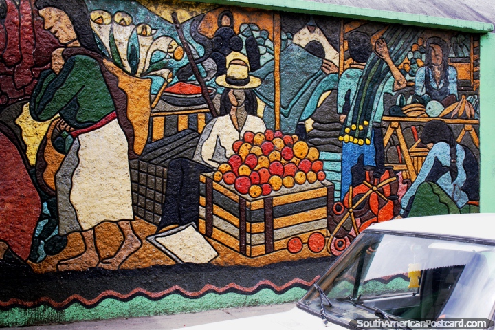 Mural fantstico fuera del Mercado de Gran Colombia en Loja, una escena de mercado. (720x480px). Ecuador, Sudamerica.