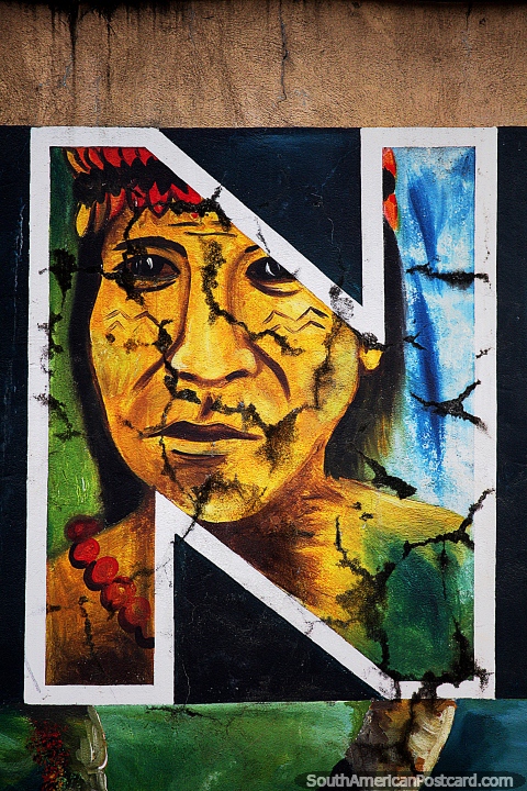 Cara del hombre indígena, la letra N en Yantzaza, mural en el nuevo malecón. (480x720px). Ecuador, Sudamerica.
