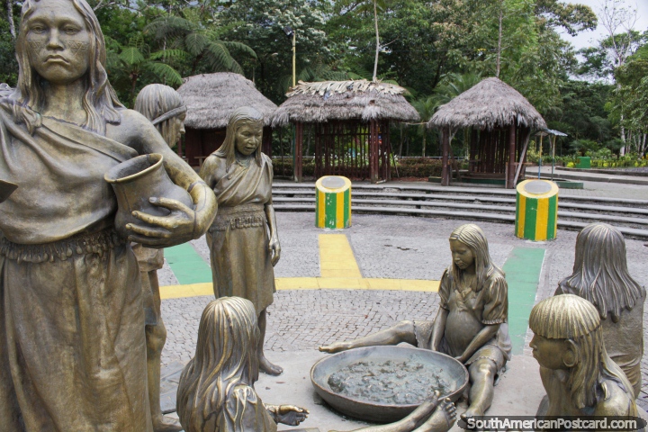 Indigenous women, Zapara, Waodani, Andoa, Achuar, Shiwiar, Kichwa and Shuar, monument in Puyo. (720x480px). Ecuador, South America.