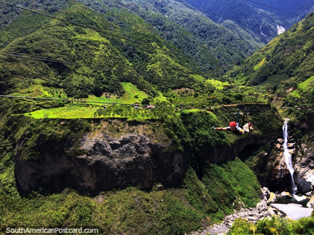 Plio de Agoyan em Banos, passeio de aventura assombroso da cachoeira atravs do vale do rio. (640x480px). Equador, Amrica do Sul.