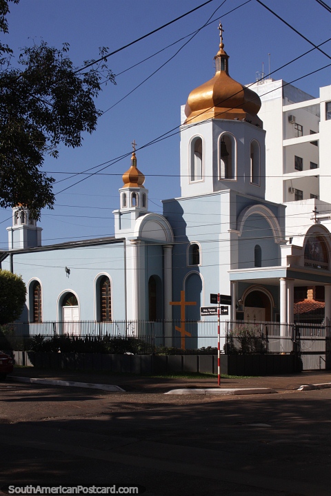 Iglesia de San Jorge en Encarnacin, construida por inmigrantes rusos y ucranianos. (480x720px). Paraguay, Sudamerica.