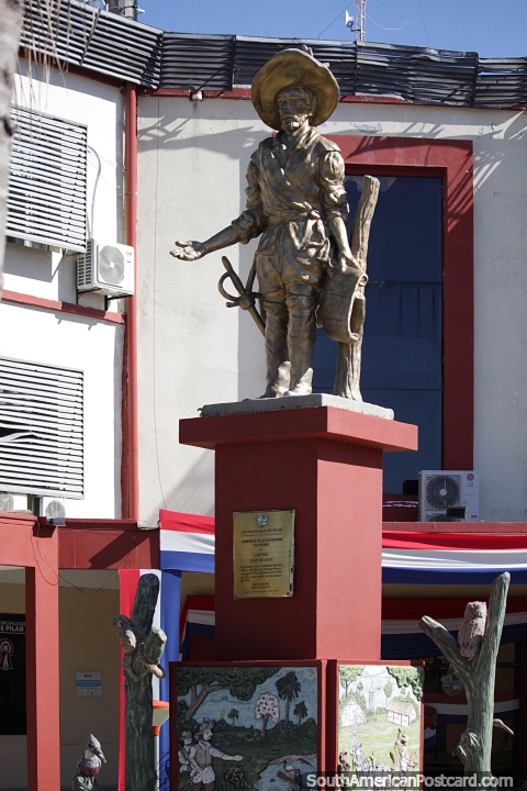 Captain Juan de Jara (1563-1612), Spanish military, statue in Pilar. (480x720px). Paraguay, South America.