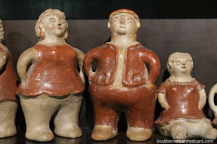 Ceramic works of a family at the cultural center in Aregua. (720x480px). Paraguay, South America.