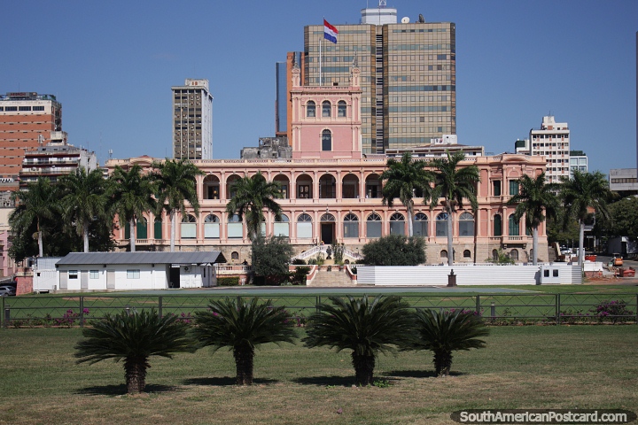 Presidents palace in Asuncion - Palacio de Lopez. (720x480px). Paraguay, South America.
