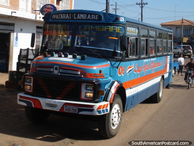O ônibus tïpico que viaja em todo o païs. (640x480px). Paraguai, América do Sul.