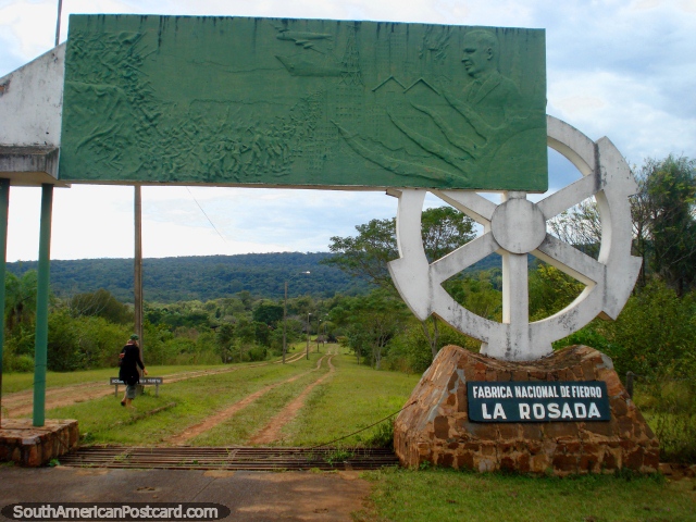 Entrada do parque Ybycui - Fbrica Nacional de Hierro La Rosada. (640x480px). Paraguai, Amrica do Sul.