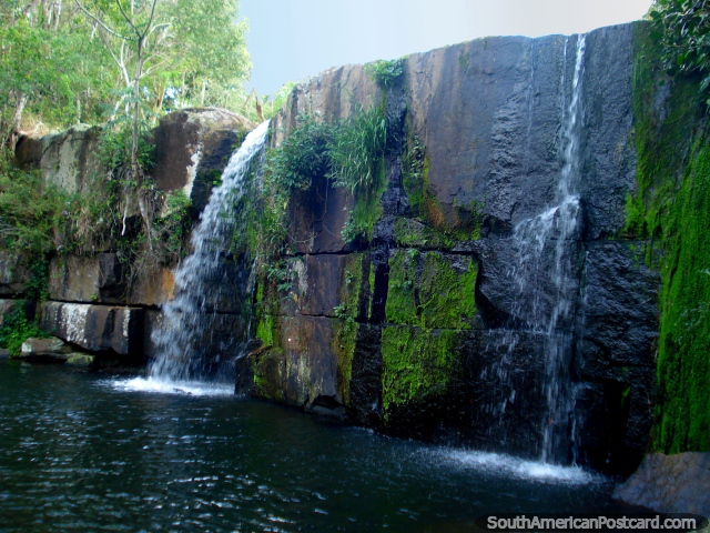 Uma cachoeira em parque nacional Ybycui. (640x480px). Paraguai, Amrica do Sul.