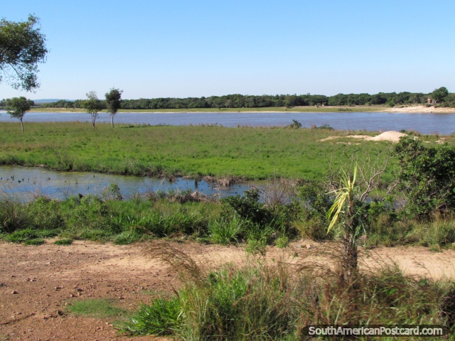 O Rio Tebicuary em casa de Villa Florida, praias, acampamento e viagens de fazenda. (640x480px). Paraguai, Amrica do Sul.