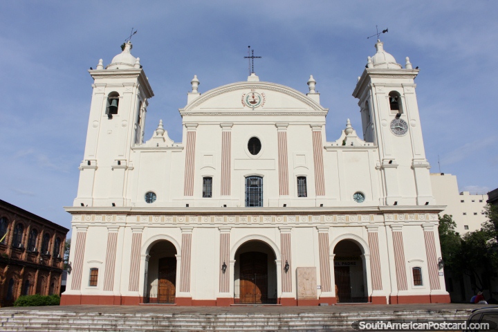 A enorme Catedral de Asuncin atraente. (720x480px). Paraguai, Amrica do Sul.