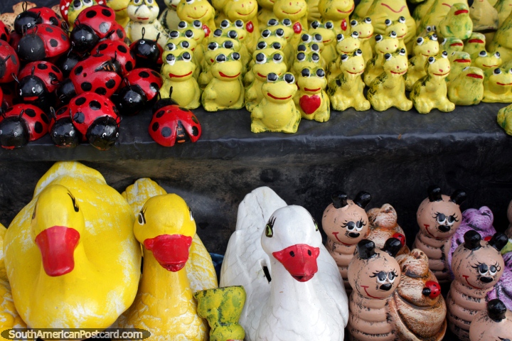 Ducks, frogs and ladybugs, small ceramic souvenirs from Aregua. (720x480px). Paraguay, South America.