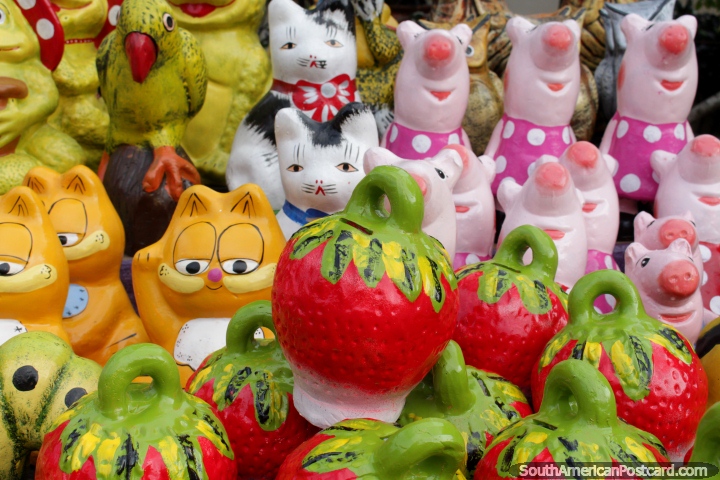 Garfield, cats, pigs and strawberries, ceramics from Aregua. (720x480px). Paraguay, South America.
