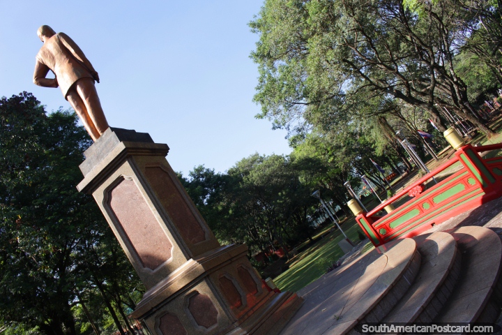 Parque Chino in Ciudad del Este, the nicest green space I found in the city. (720x480px). Paraguay, South America.