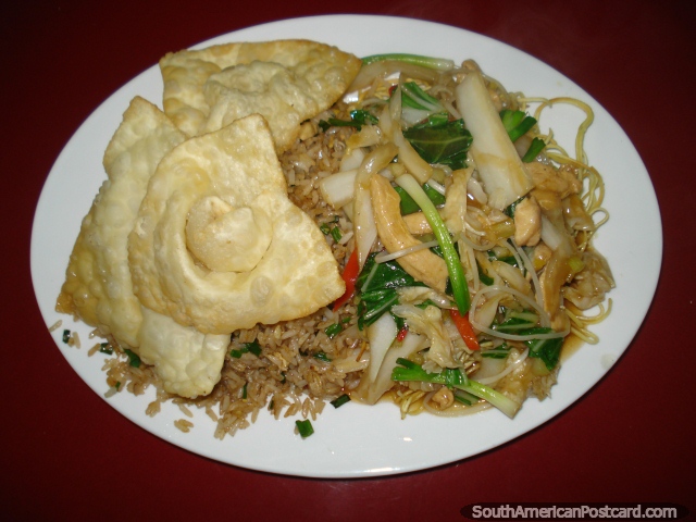 Comida chinesa em Camana em restaurante Chifa Kwang Chow. (640x480px). Peru, América do Sul.