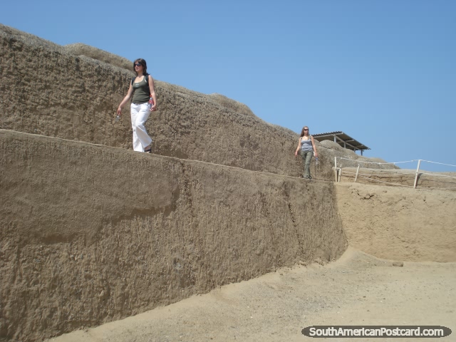 Walking around Chan Chan, the ancient city of the Chimu. (640x480px). Peru, South America.