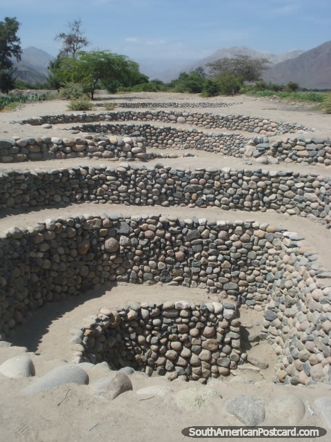 Os Aquedutos em Nazca, uma atividade recomendada na minha opinião. (480x640px). Peru, América do Sul.