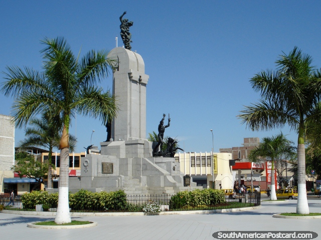 The plaza and Miguel Grau monument in Piura. (640x480px). Peru, South America.
