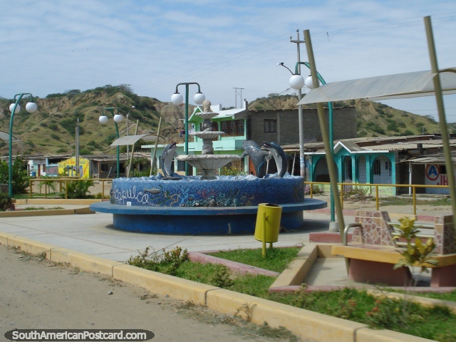 Fuente del delfín en un lugar llamado Acapulco al sur de Zorritos. (640x480px). Perú, Sudamerica.