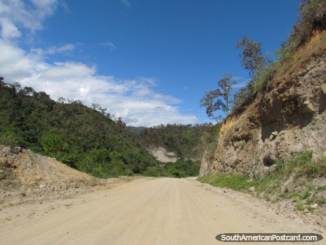Carretera sin asfaltar de La Balza a San Ignacio. (640x480px). Per, Sudamerica.