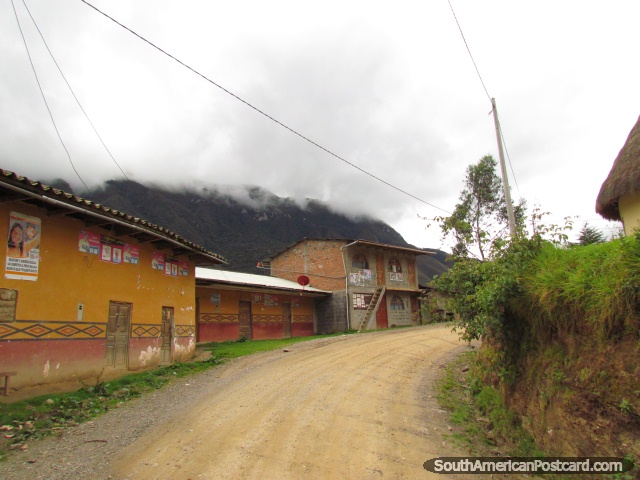 Passing through Choctamal on the way to Kuelap. (640x480px). Peru, South America.
