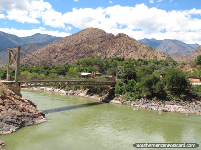Looking back at the bridge across the river between Leymebamba and Celendin. (640x480px). Peru, South America.