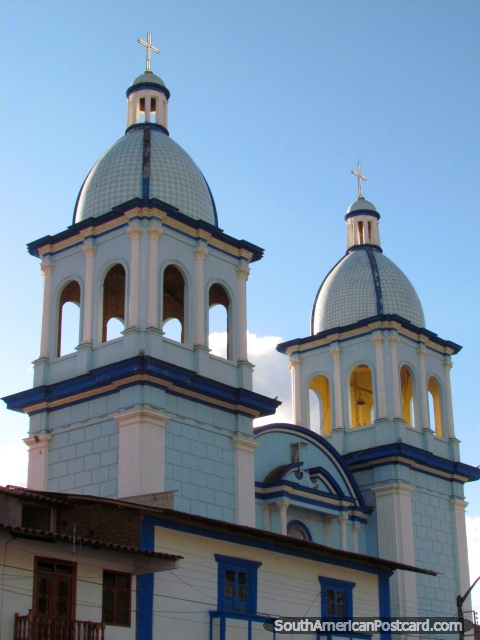 Las torres de la iglesia en Celendin. (480x640px). Per, Sudamerica.