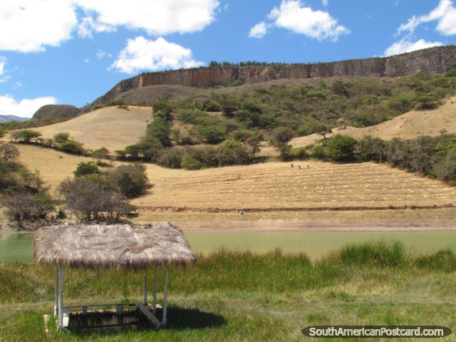 Reljese cerca de Cajabamba en la laguna de Ponte encantadora. (640x480px). Per, Sudamerica.