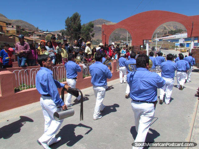 Brass band, archways and mountains in Huamachuco. (640x480px). Peru, South America.