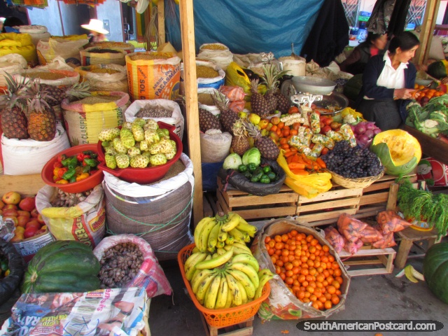 Fruta y mercados de verduras en Huamachuco. (640x480px). Perú, Sudamerica.