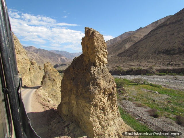 Getting closer to Chuquicara on the road from Pallasca. (640x480px). Peru, South America.