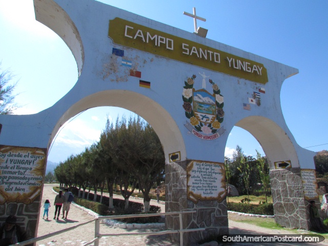 La entrada de Campo Santo en Yungay. (640x480px). Per, Sudamerica.