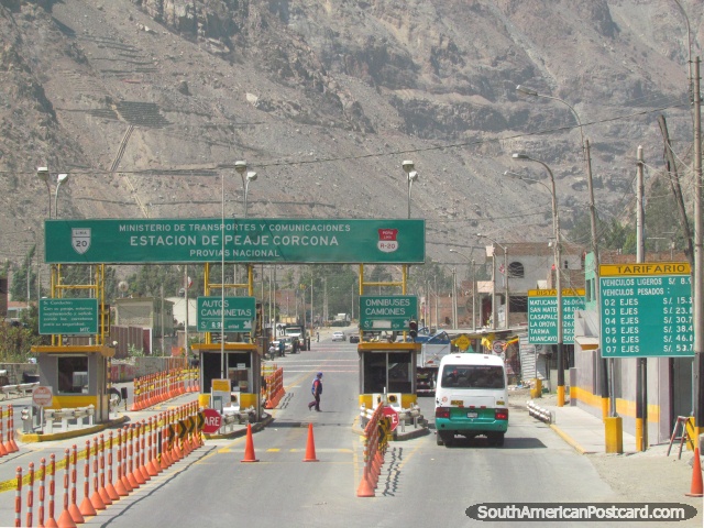 Portas de pedágio de Corcona fora de Lima, Huancayo é de distância 250 km. (640x480px). Peru, América do Sul.