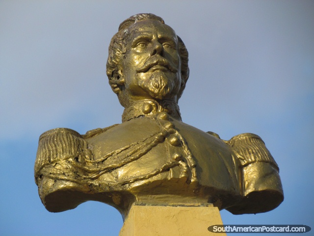 Monument to Francisco Bolognesi (1816-1880) in Huancayo, Peruvian military hero. (640x480px). Peru, South America.