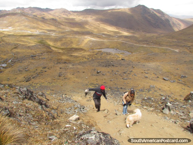 As visões quando andamos nas montanhas em Huaytapallana em Huancayo. (640x480px). Peru, América do Sul.