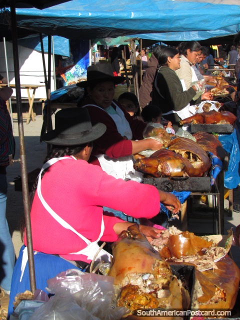 La carne de cerdo fresca se para en mercados de Andahuaylas. (480x640px). Per, Sudamerica.