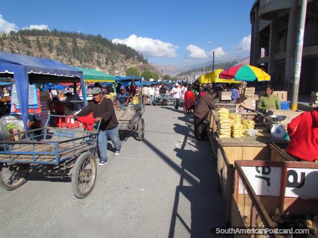 Uno de los mercados más grandes de Sudamérica en Andahuaylas. (640x480px). Perú, Sudamerica.