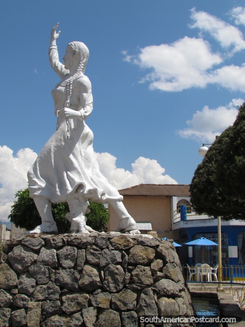 Monumento a Micaela Bastidas (1745-1781), heroïna de independência, Abancay. (480x640px). Peru, América do Sul.