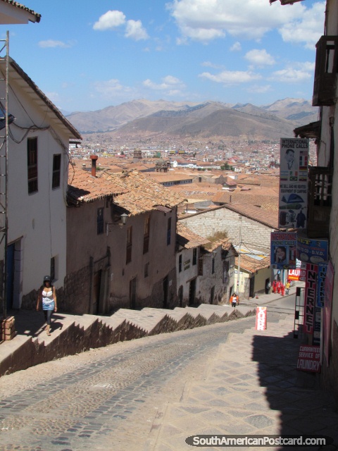 Walking in the high streets of Cusco. (480x640px). Peru, South America.