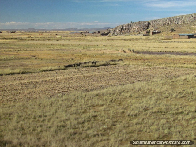 Belos terrenos em Paucarcolla, entre Puno e Juliaca. (640x480px). Peru, Amrica do Sul.