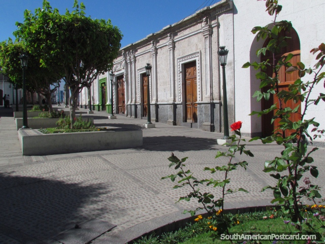 Jardins, parque e edifïcios históricos em Arequipa. (640x480px). Peru, América do Sul.