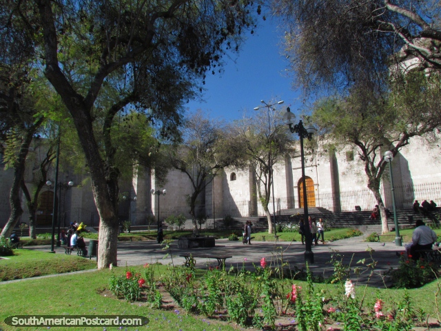 A nice park in Arequipa, Plaza San Francisco. (640x480px). Peru, South America.