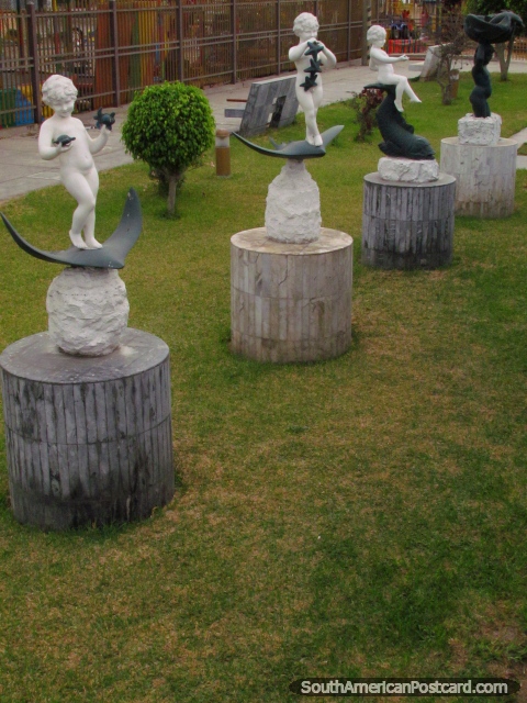 Artworks of Isla Blanca Boulevard, children and fish, Chimbote. (480x640px). Peru, South America.