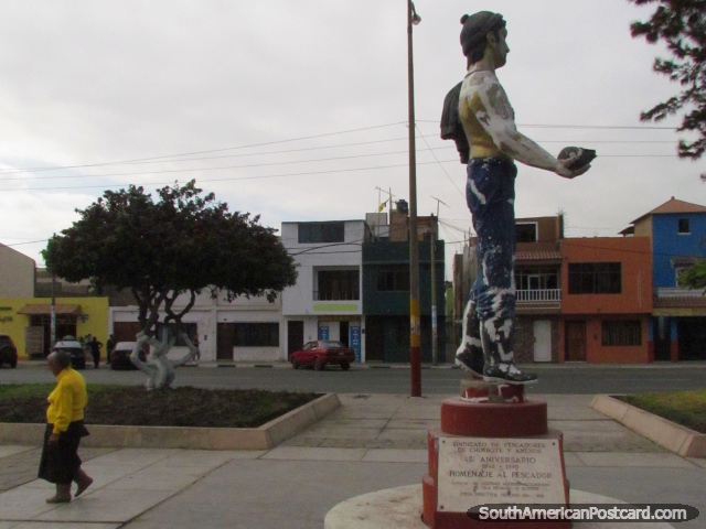 Park in Chimbote with a statue paying homage to the fishermen. (640x480px). Peru, South America.