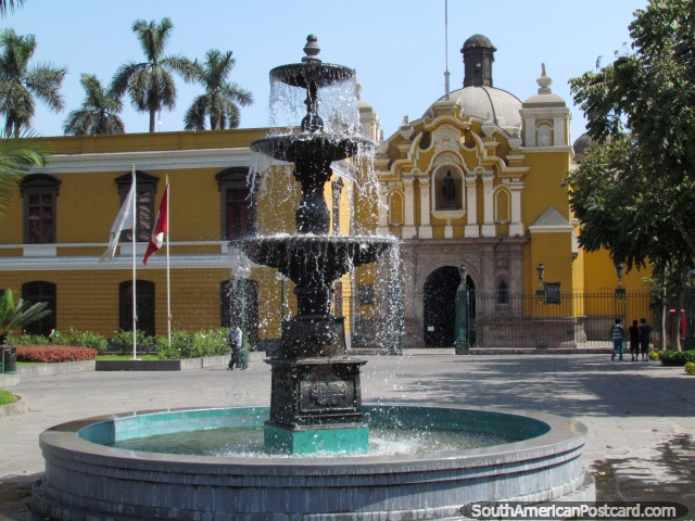 Panteon de Los Proceres building and fountain in Lima. (640x480px). Peru, South America.
